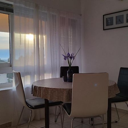 Apartment Mare Vrsi Buitenkant foto