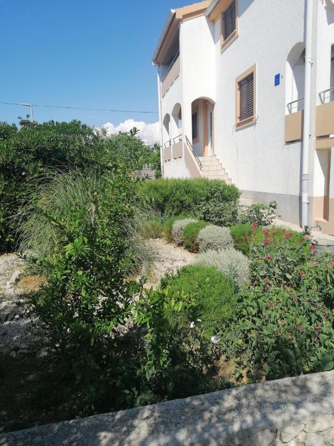 Apartment Mare Vrsi Buitenkant foto