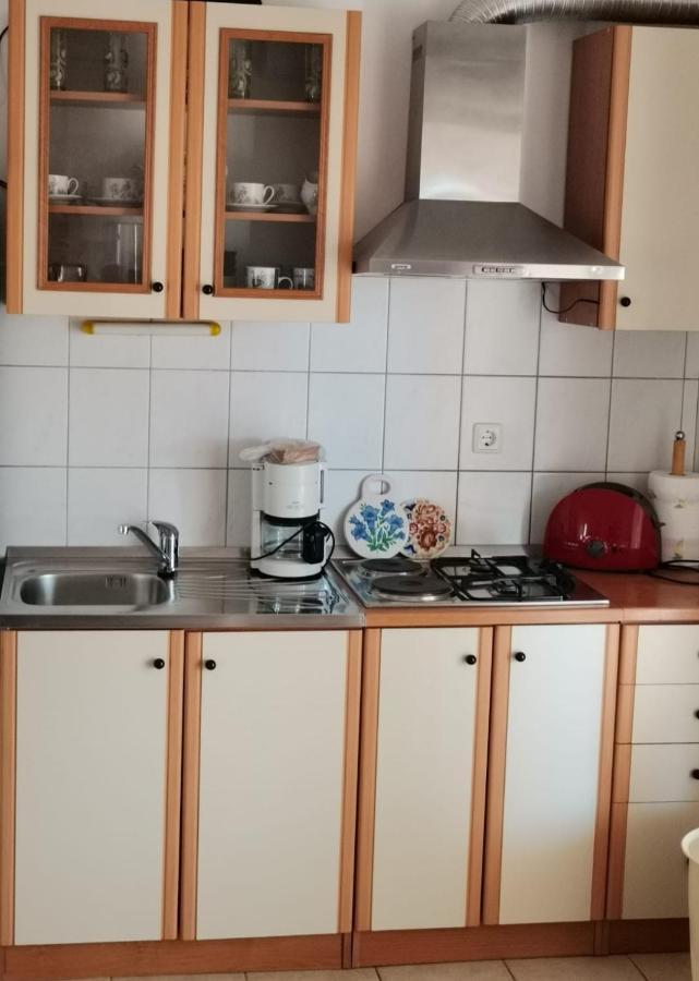 Apartment Mare Vrsi Buitenkant foto